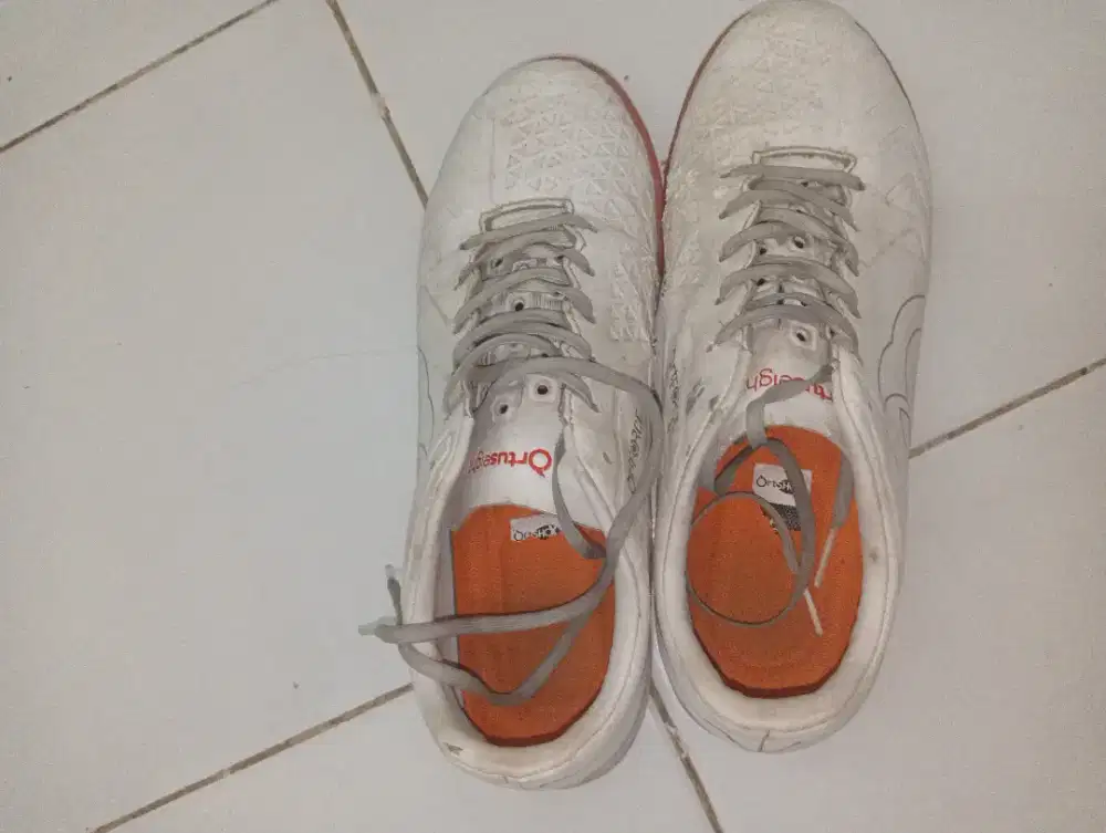 Sepatu futsal Ortuseght