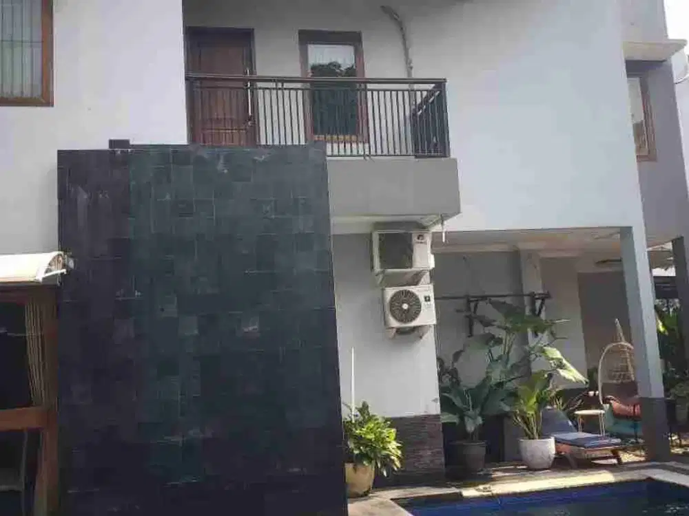 jual murah banget rumah mewah swimming pool