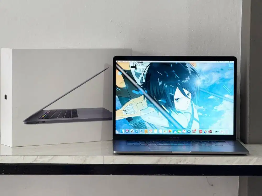 MacBook Pro Touch Bar Fullset 2019 Intel Core i7 DUAL VGA 16/256GB