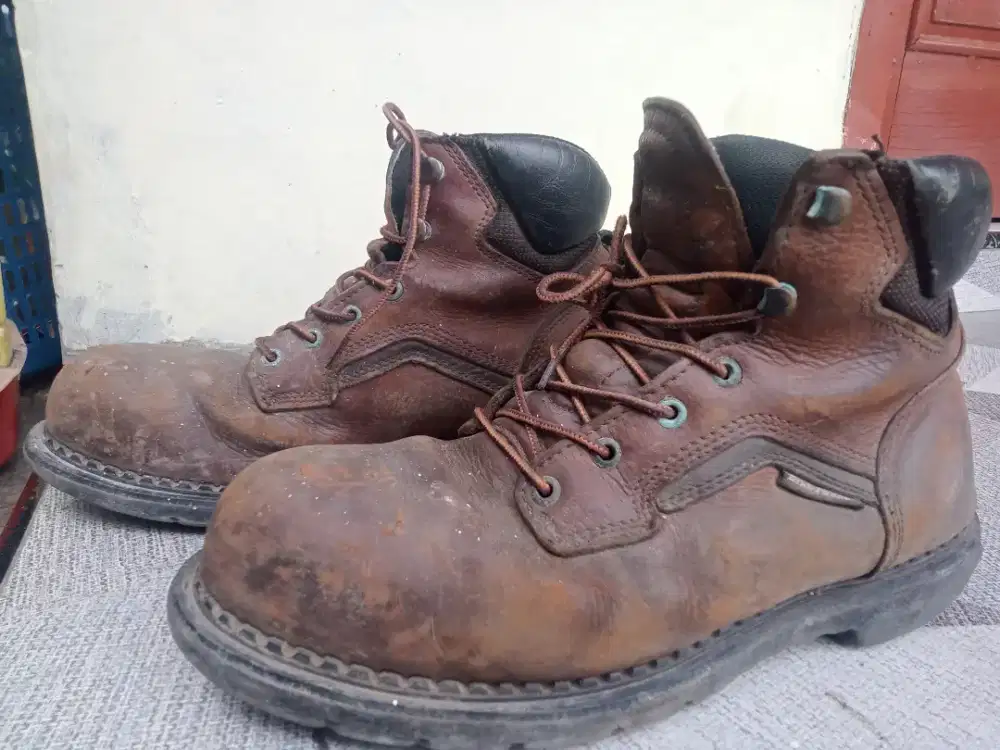 jual sepatu redwing