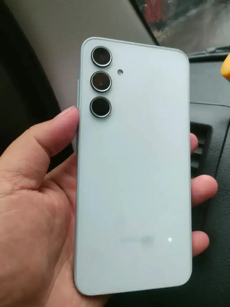 For sale Samsung A35 5G 8/256 white batang halall