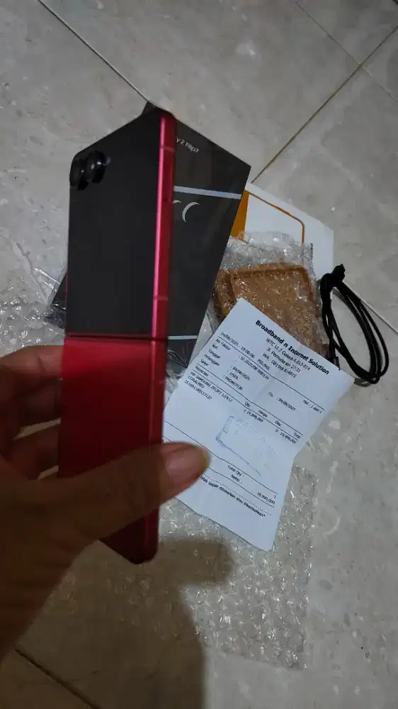 Jual cepat samsung flip z7 512 g full set.. Kondisi masih mulus 100%