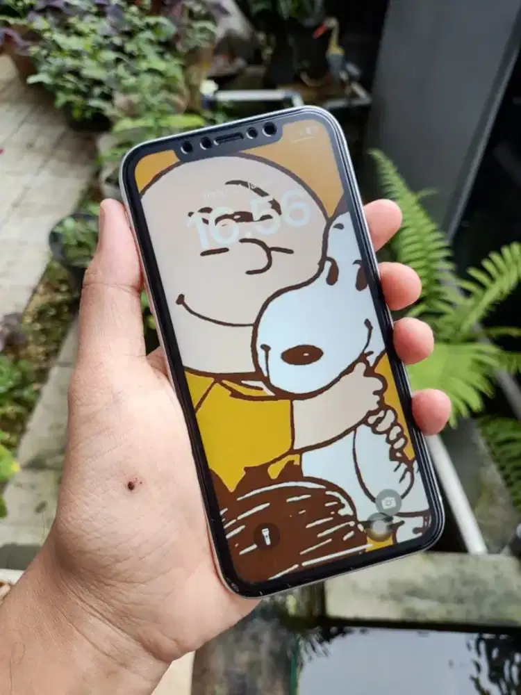 iPhone XR 64 GB putih