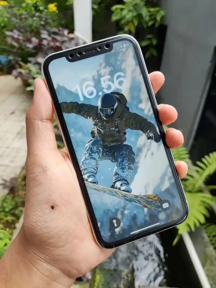 iPhone XR 64 GB putih ex inter