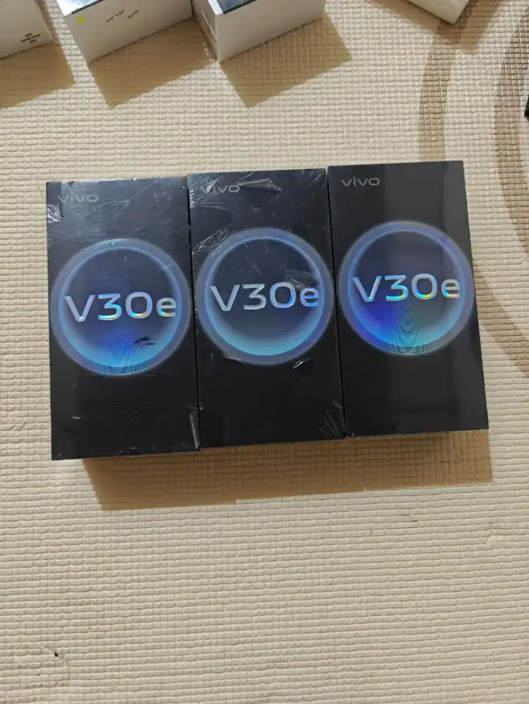 Vivo V30e RAM 8/256GB NEW SEGEL RESMI. HARGA NETT
