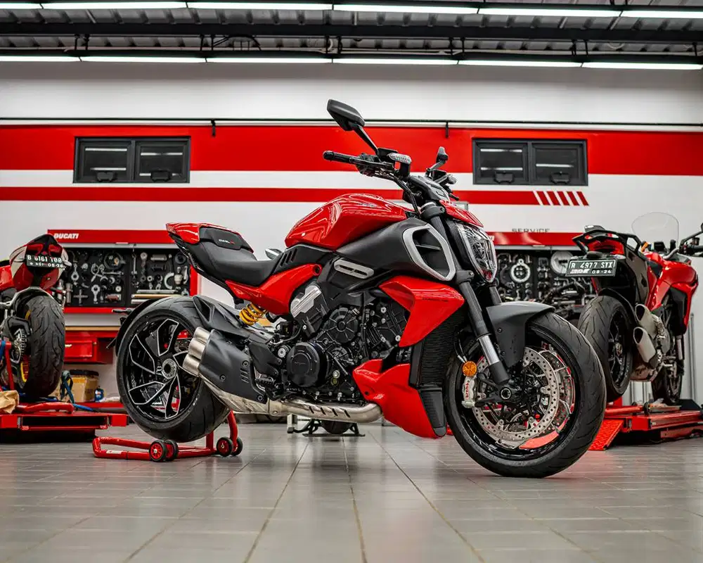 Ducati Diavel V4 2026