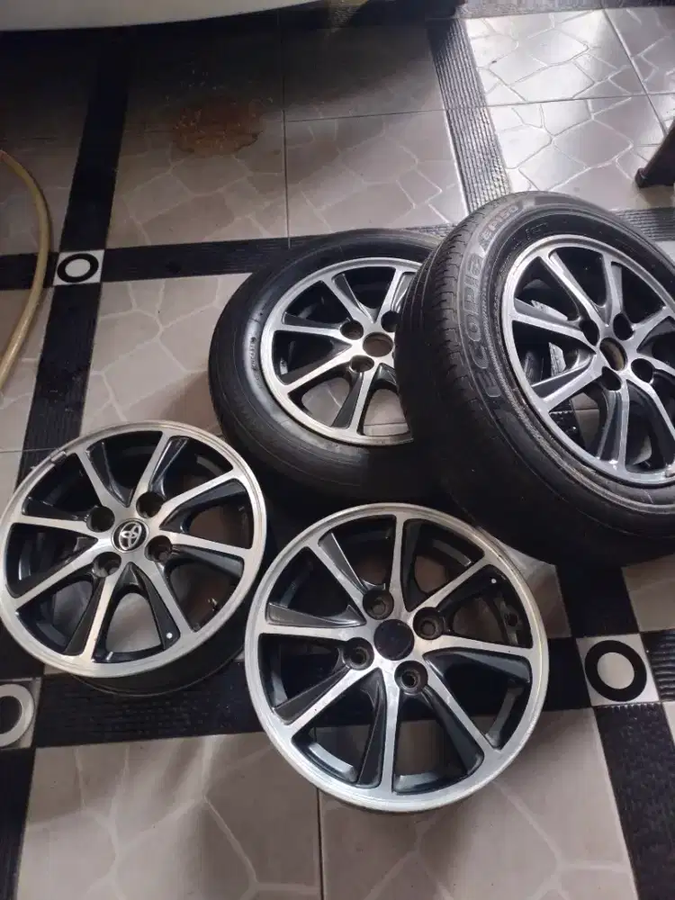 Velg ukuran R14