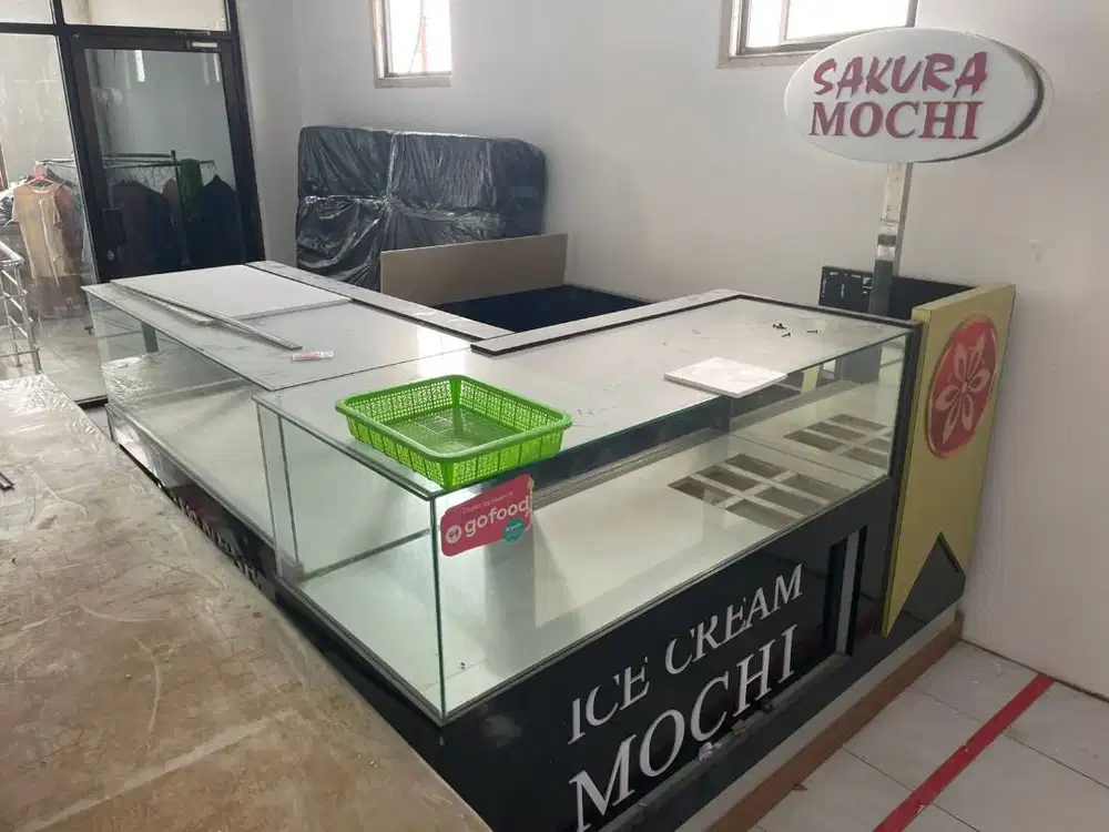 Dijual Etalase bekas Outlet