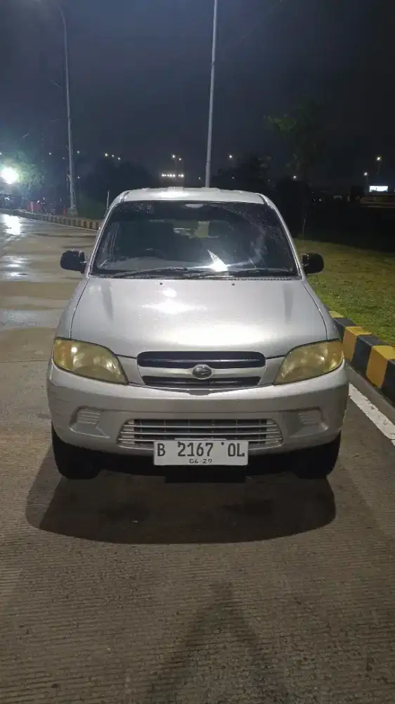 Daihatsu TARUNA CX 2004