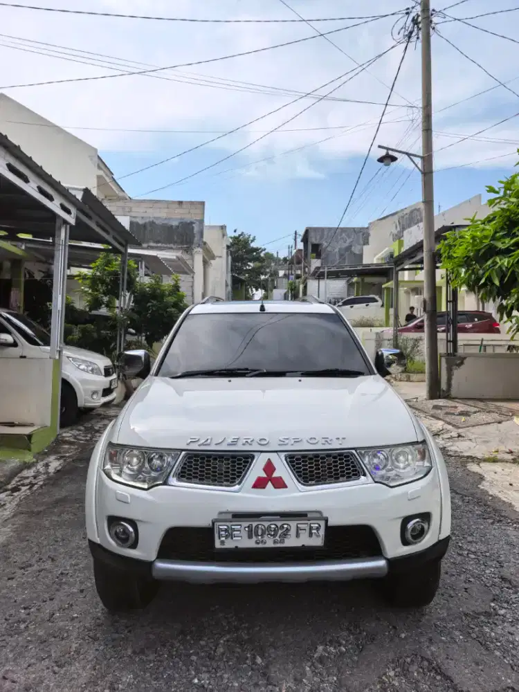 Pajero dakar 4x2 matic diesel 2012 Putih