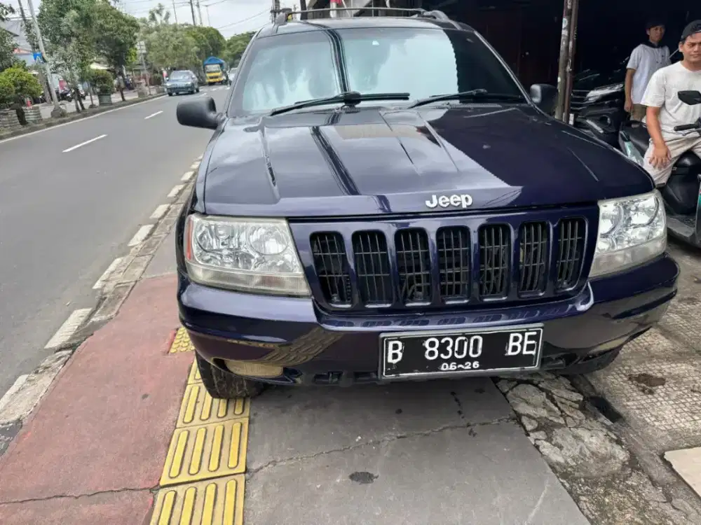 Jeep grand cherokee 2001 AT siap pakai
