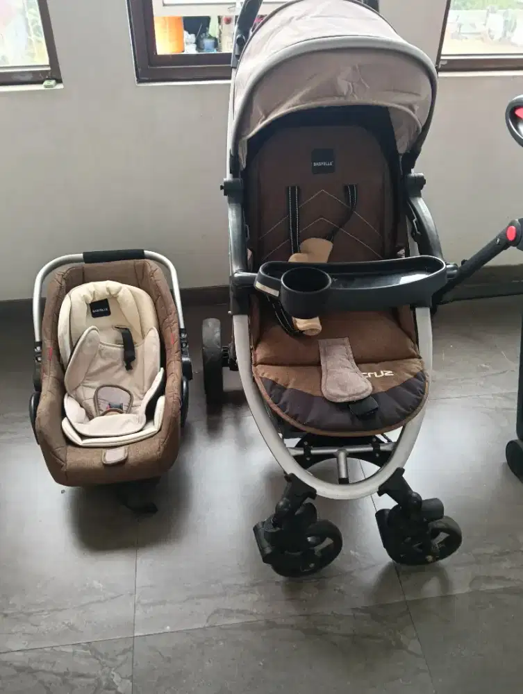 Stroller dan Car Seat Baby Elle