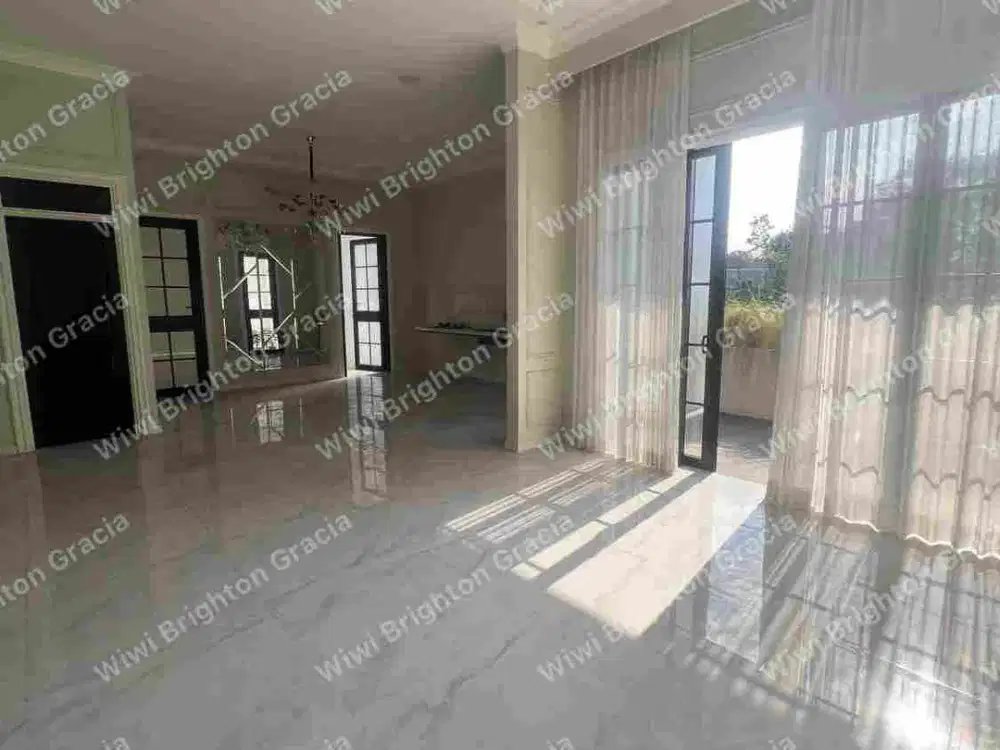 RUMAH ADA BASEMENT DAERAH ELITE SEMARANG