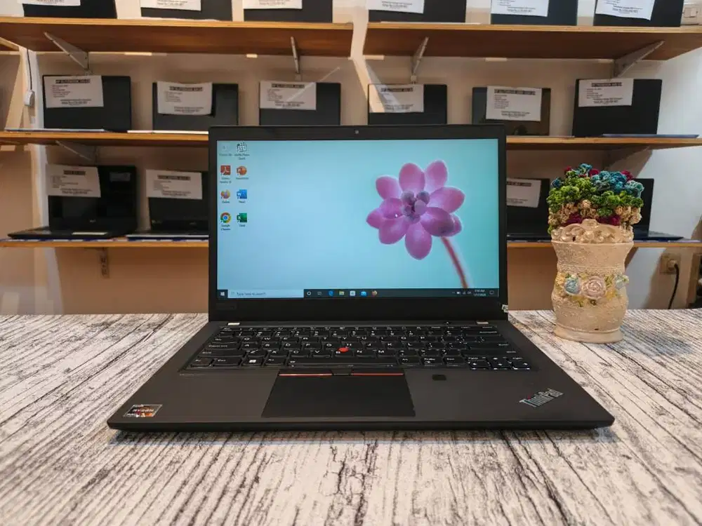 LAPTOP LENOVO THINKPAD X395 // RYZEN 5 PRO // RADEON VEGA8 (2GB)