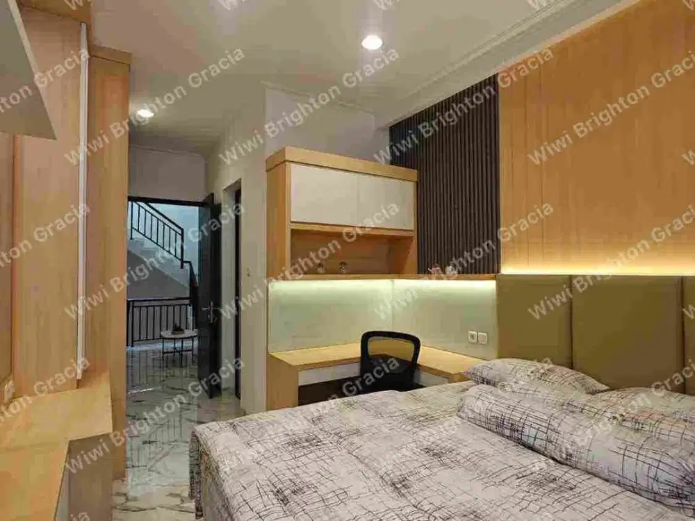 RUMAH TENGAH KOTA JAKARTA BARAT DEKAT PURI INDAH