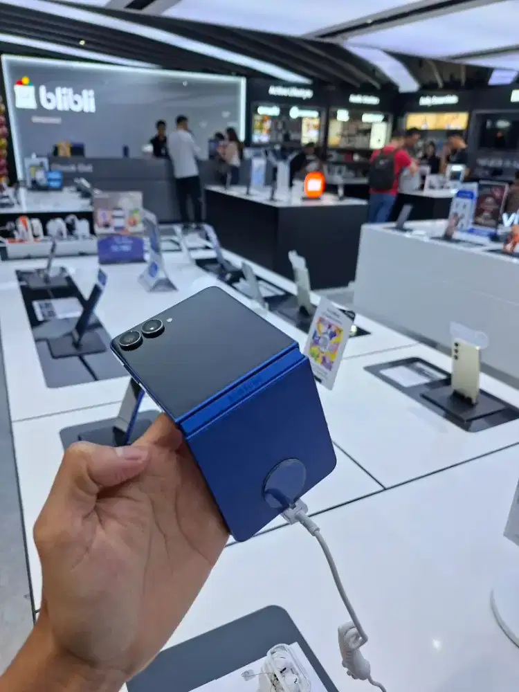 Samsung Zflip 7 256 & 512