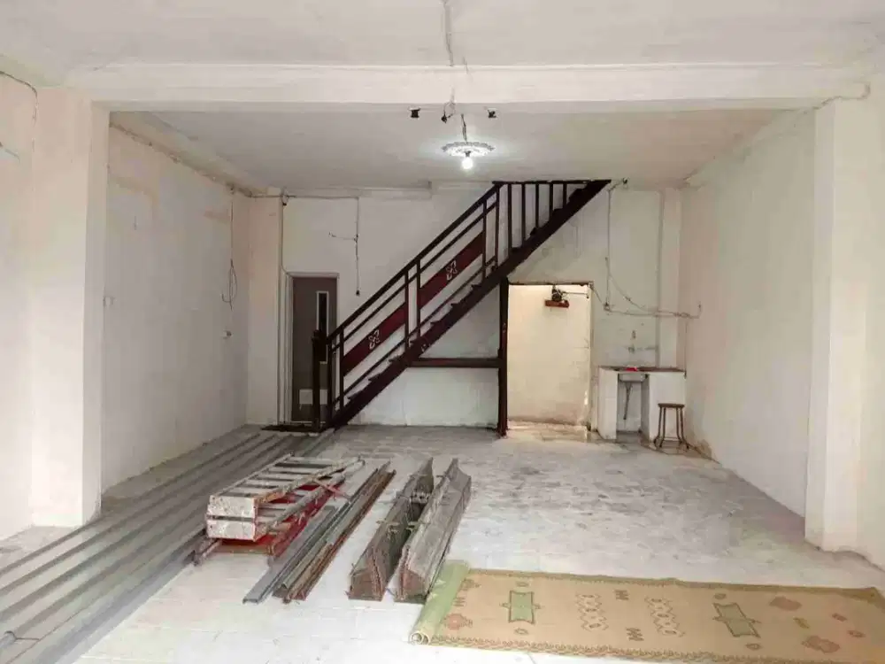 Disewakan Ruko 2lantai Dekat Rs Panti Rini Dan Ukrim Cocok Untuk Usaha/ Kantor