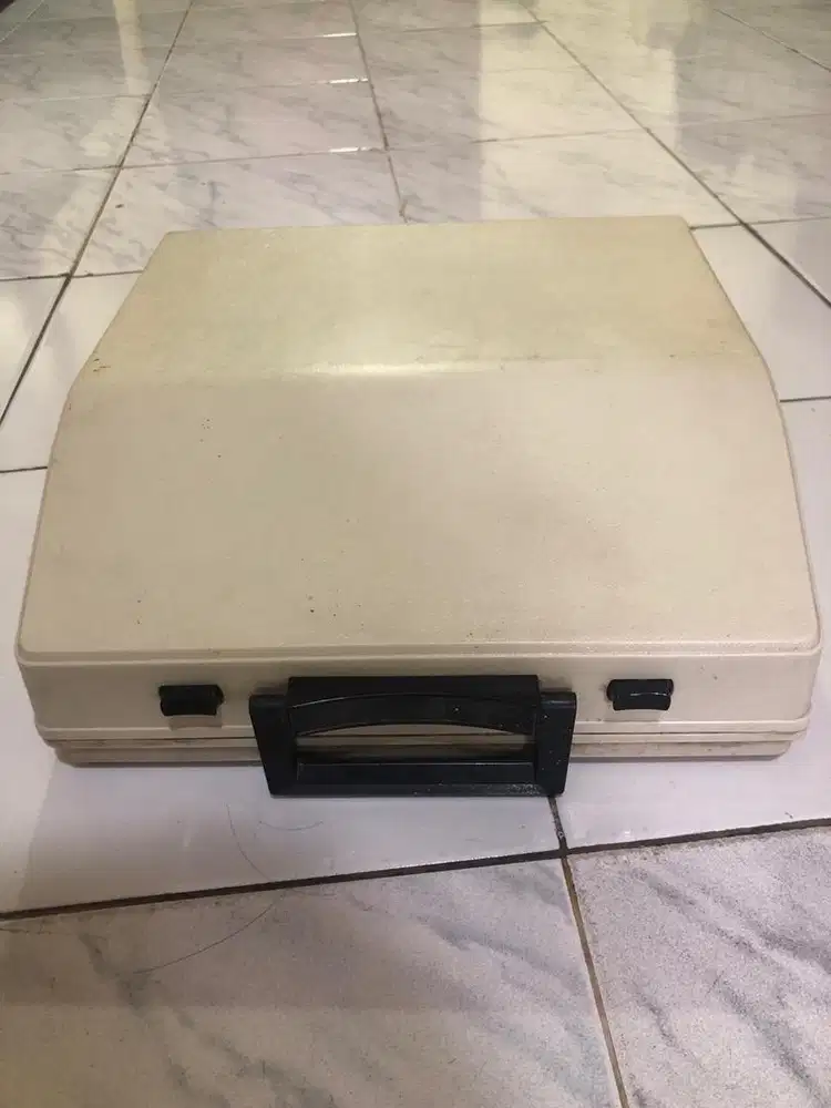 Mesin Ketik - Brother Typewriter M-2000 De Luxe