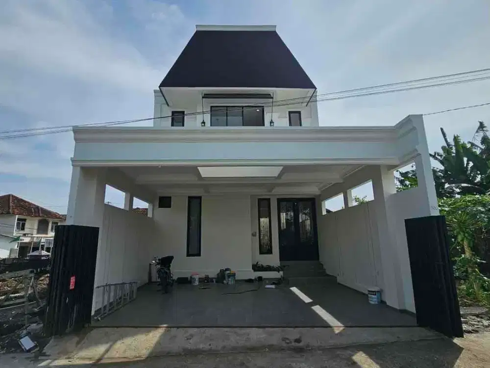 Dijual Rumah Mewah Jogja American Classic SHM 2 Lantai Di Maguwoharjo Depok Sleman Yogyakarta