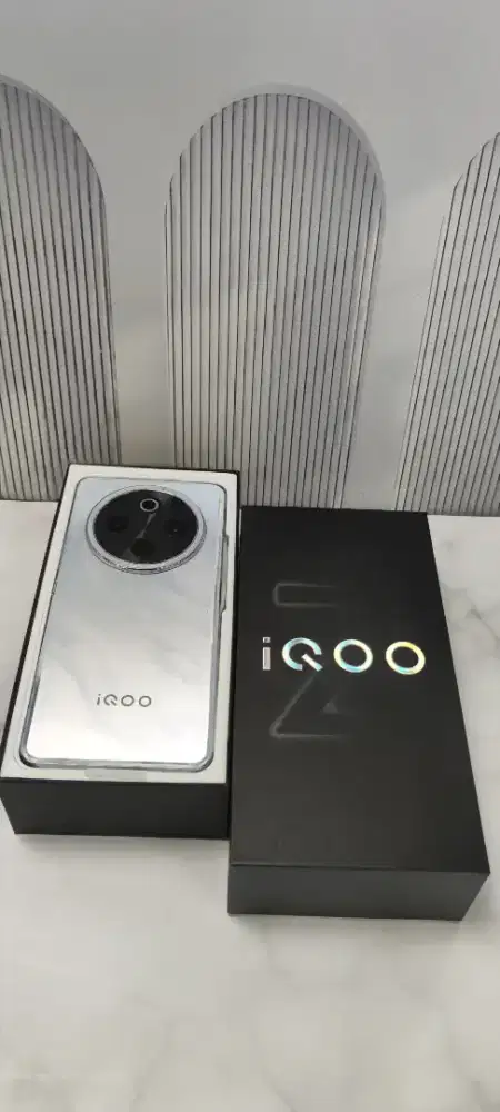 IQoo Z10 5g 8+8/256