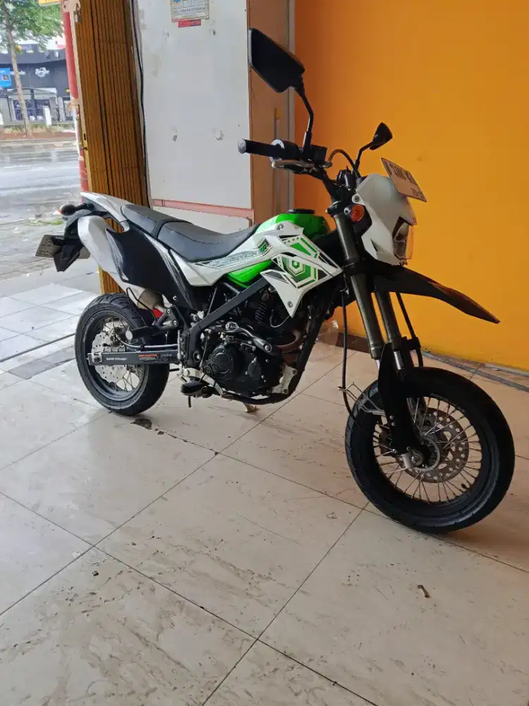 Kawasaki D-Tracker SE Supermoto 2017 KM 1000
