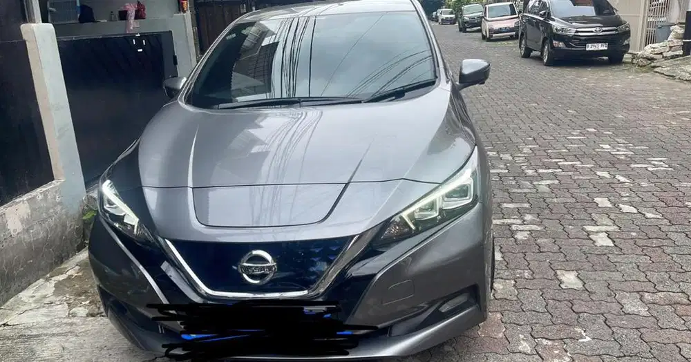 Nissan Leaf EV NIK 2022 abu abu