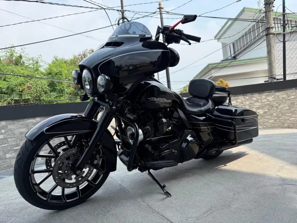 Street Glilde Special 2016 Vivid Black