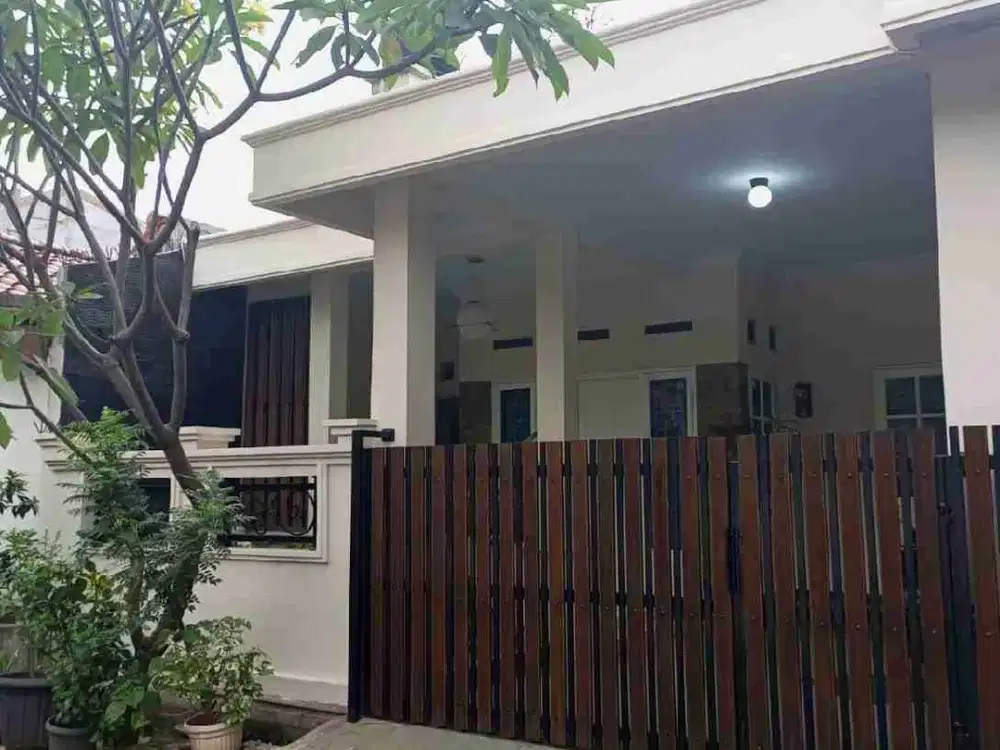 Dijual Rumah Bagus Siap Huni di Perumahan Mahkota Simprug