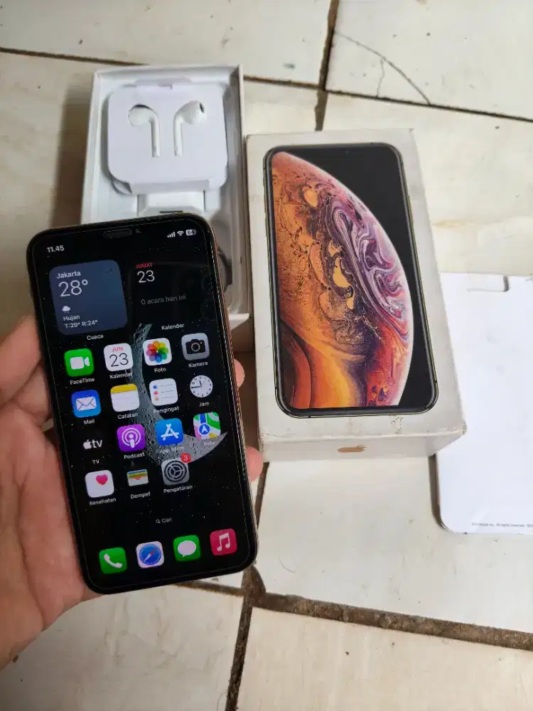 Iphone xs 64GB fullset