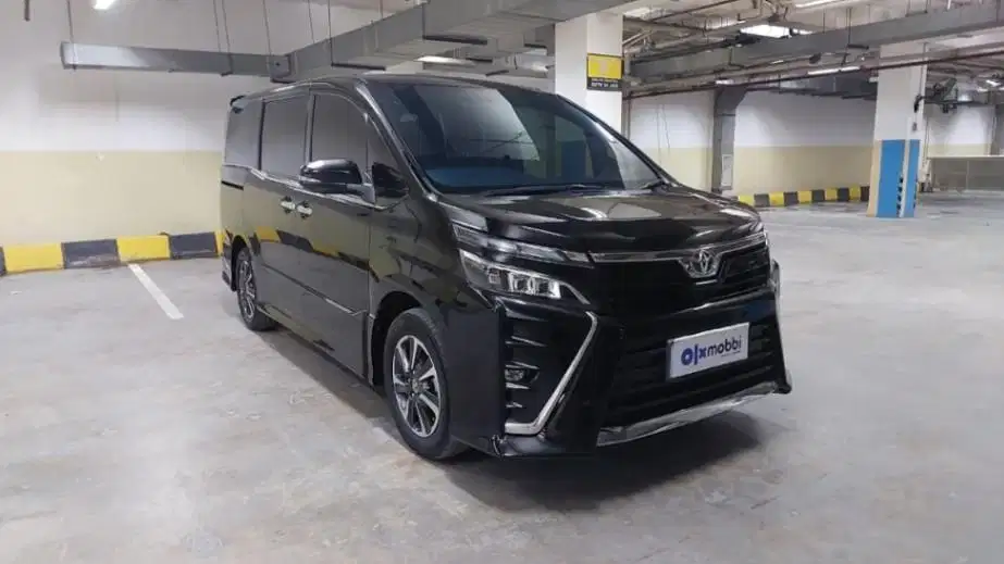 LOW DP Toyota Voxy 2.0 Bensin-AT 2020 UOS