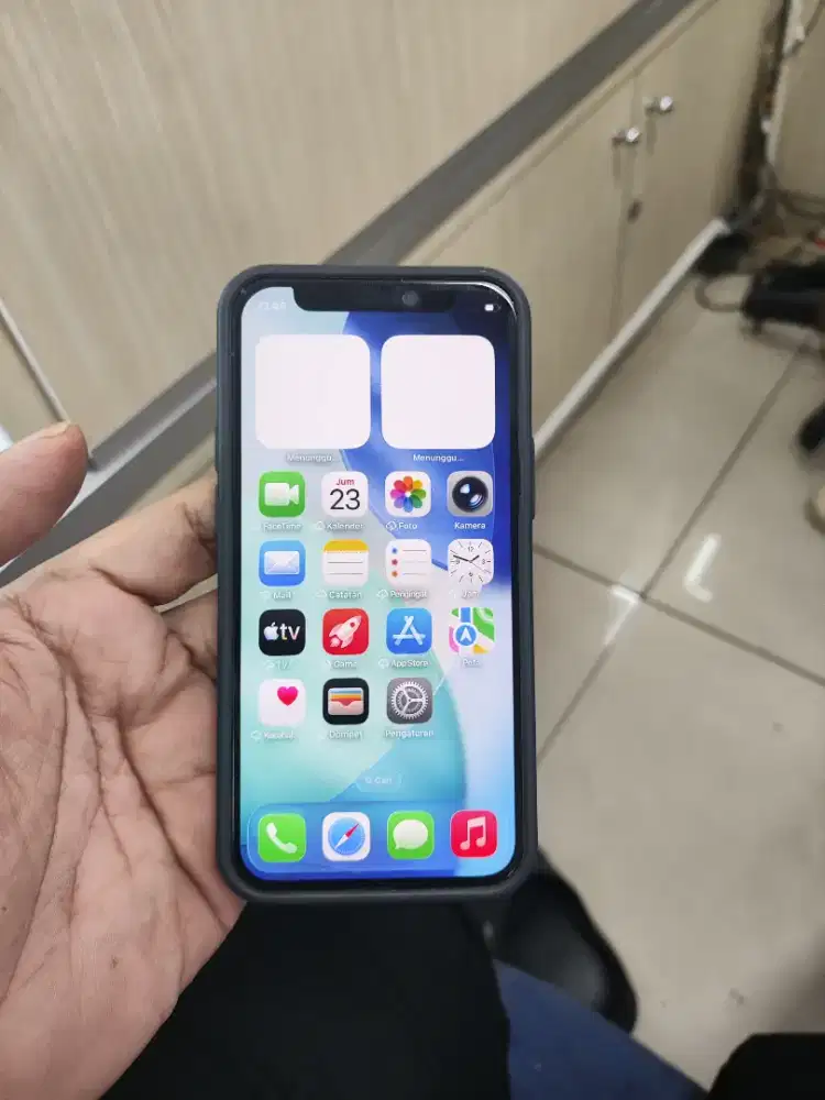 Jual hp iPhone 12 mini 128 iBox kondisi retak 1 helai