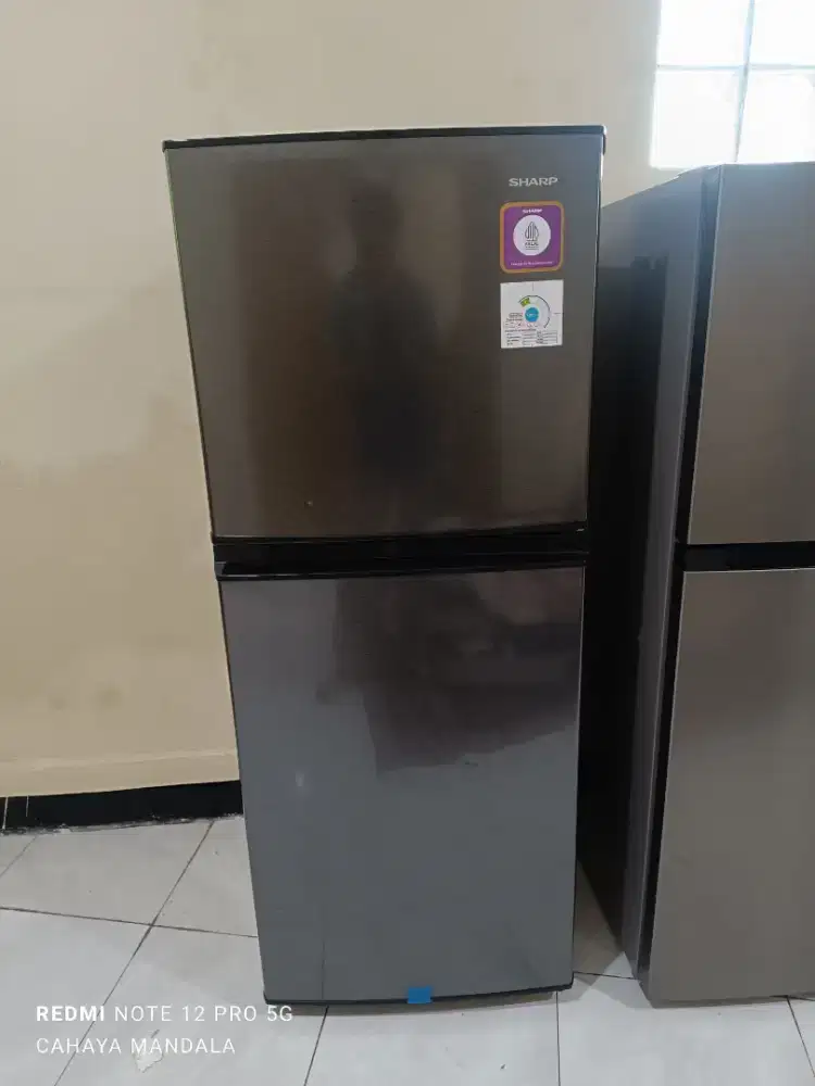 Sharp kulkas terbaru 220 liter ori mulus
