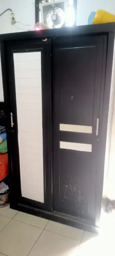 Lemari kayu lok Kemanggisan