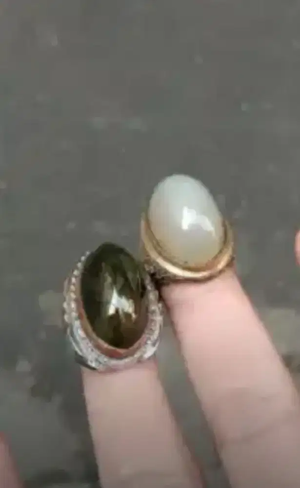 Batu cincin pandan hijau & sutra