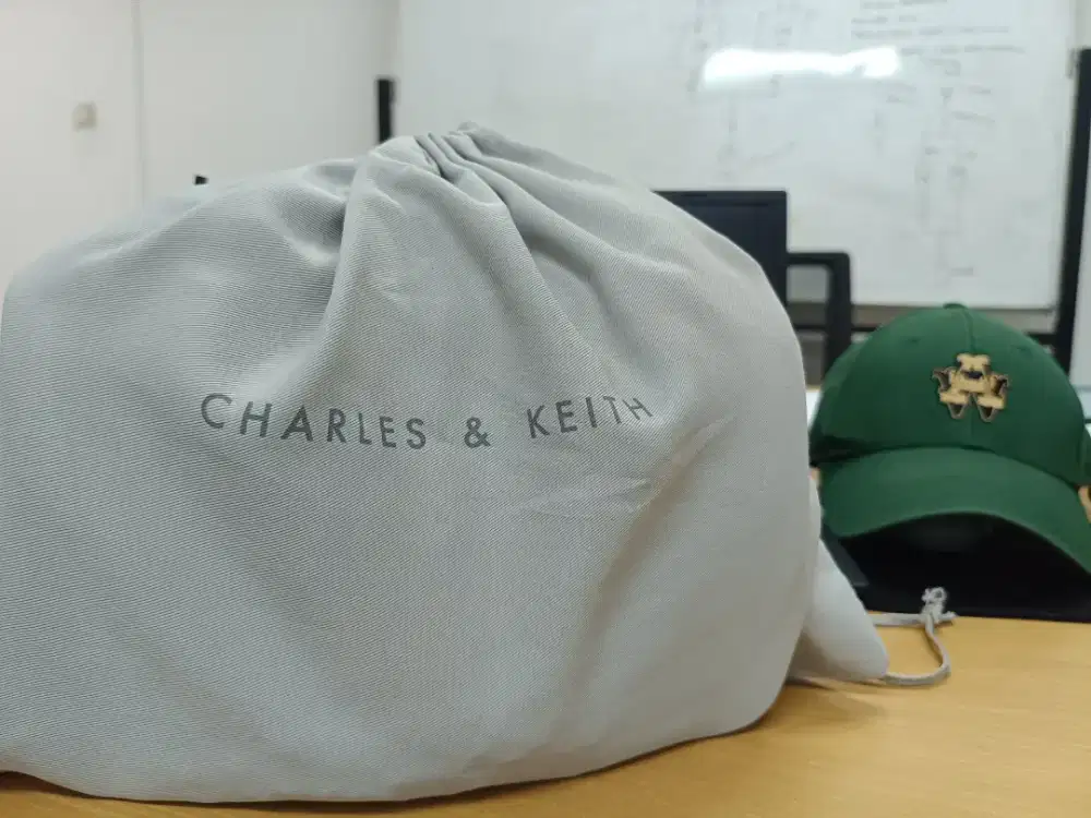Tas Charles & Keith Original Putih