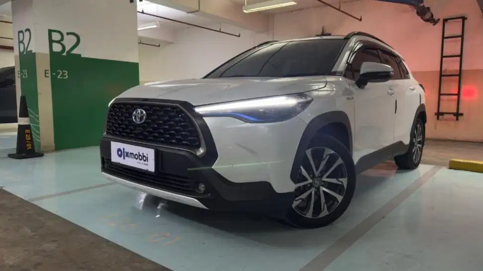 DP MURAH Toyota Corolla 1.8 Cross Hybrid Bensin-AT 2021  CHKVB