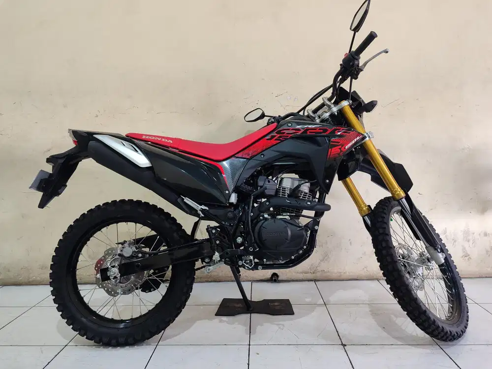 CRF 150L 2025 LIKE NEW mulus terawat siap pakai...