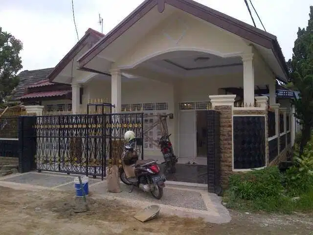 Dijual rumah dikomplek mutiara garuda blok a3 no 23 posisi hoek