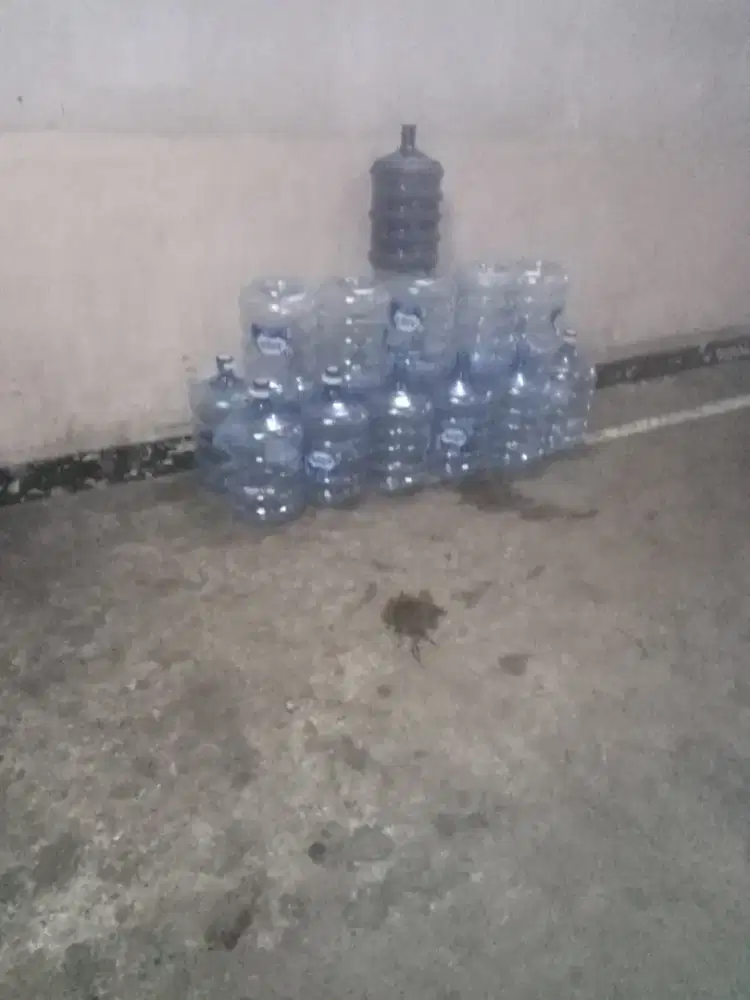 karyawan pickup laundry dan galon