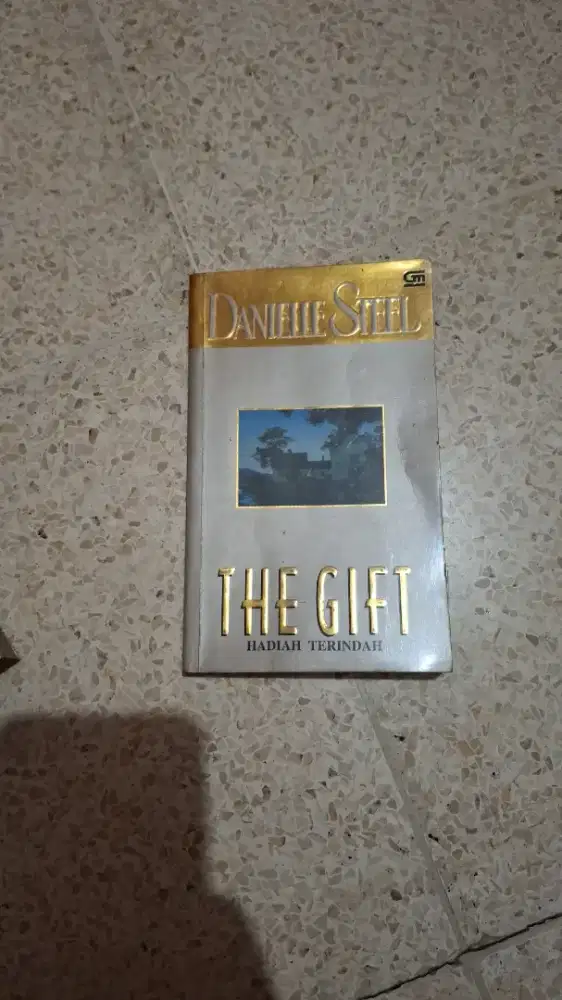 Novel The Gift - Danielle Steel