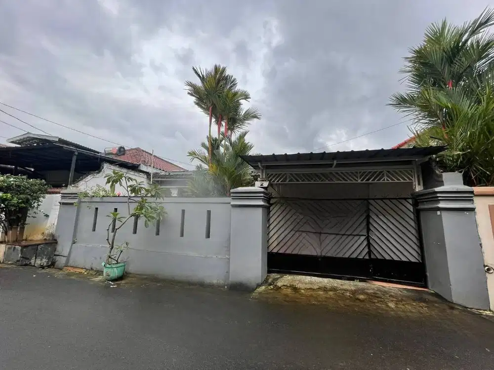 Dijual Rumah Lokasi Strategis Jl Mugeni Pisangan Lama Jakarta