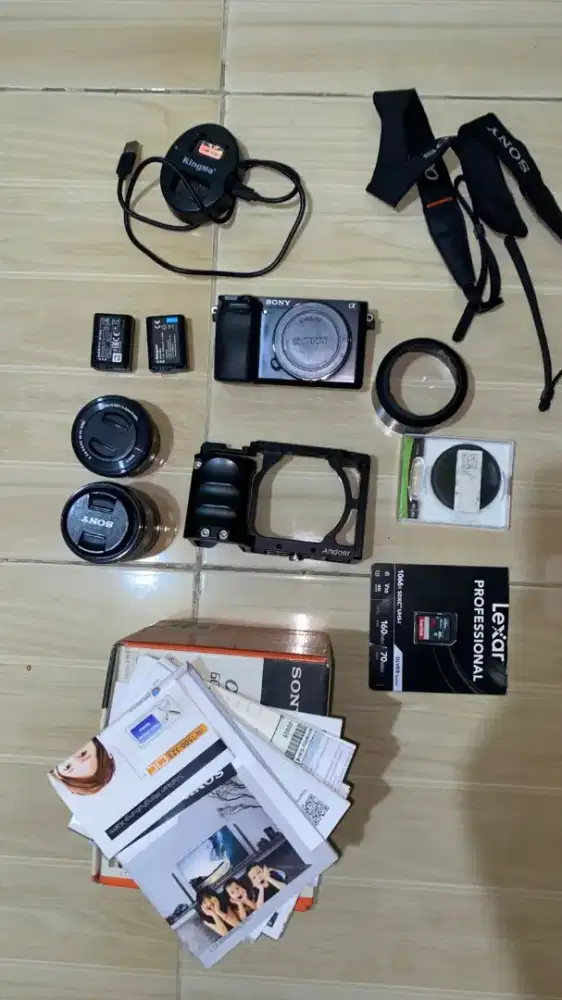 Di jual Butuh Camera Sony A6000 Bonus Lensa 2 baterai 2
