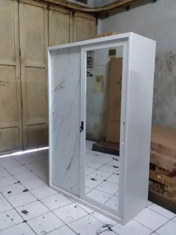 Lemari besi 2 pintu