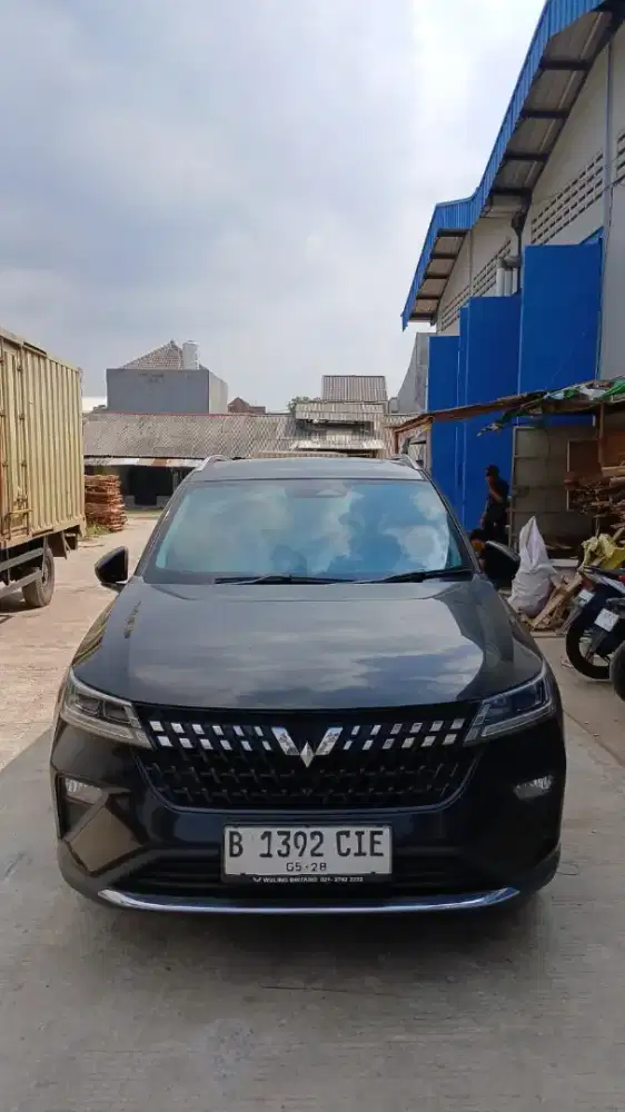 Wuling alvez 2023 hitam km 30rb an