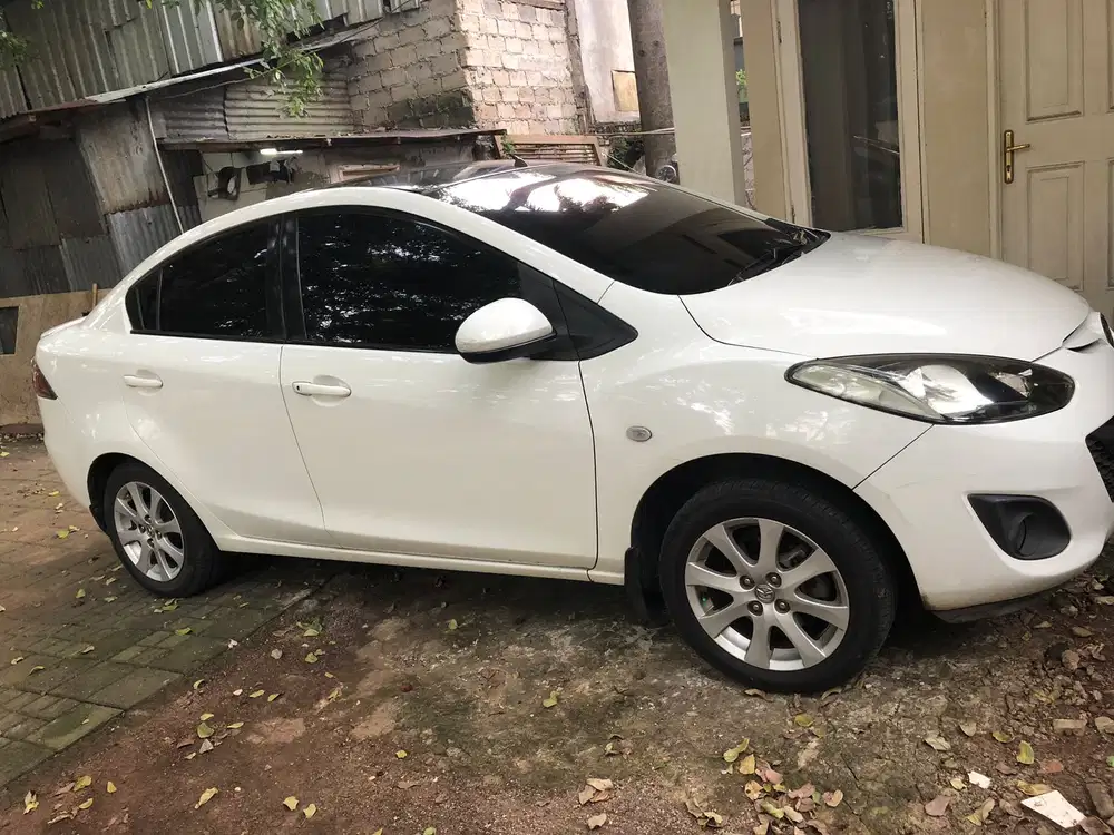 Mazda 2 2011 Bensin