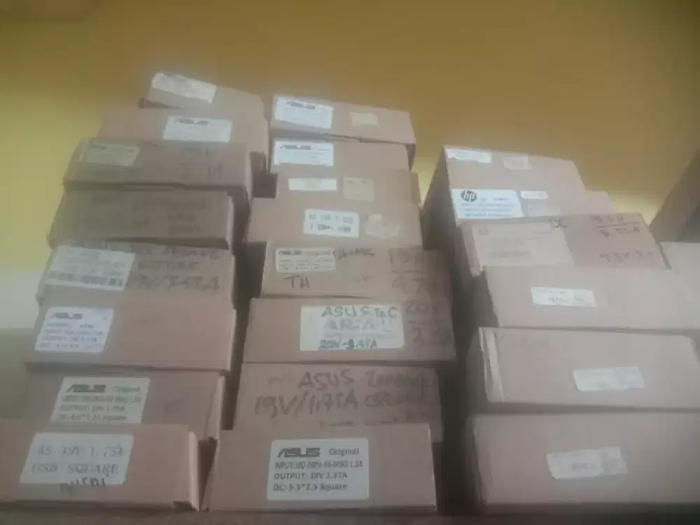 CHARGER ADAPTOR LAPTOP