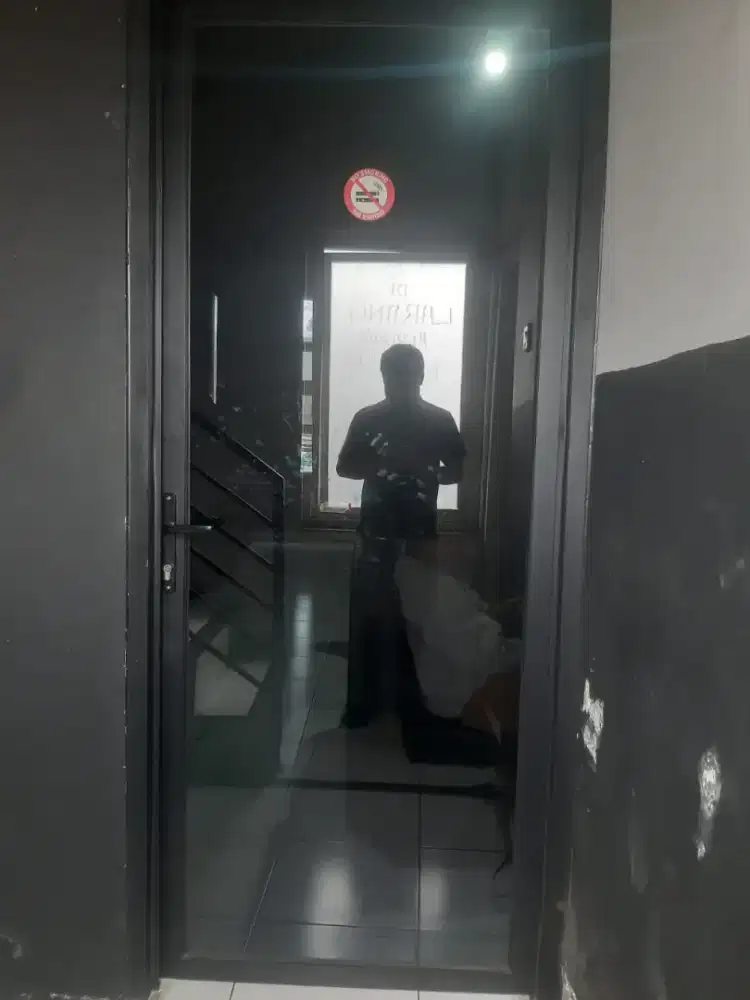Pintu Kaca Alumunium bekas