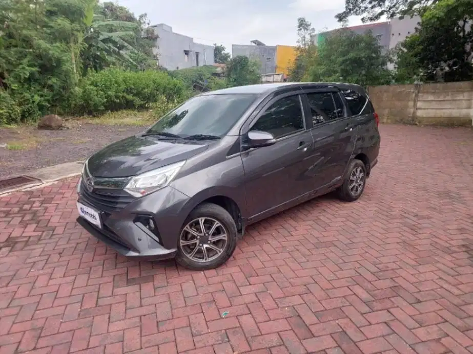 DP 10 Jt Daihatsu Sigra 1.2 R Deluxe Bensin-MT-2021 ABU-ABU WS