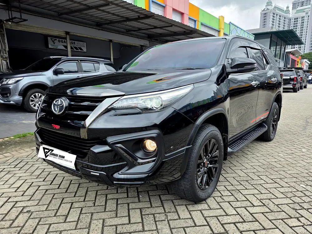 Toyota Fortuner 2.4 VRZ TRD S  Facelift Kick Sensor Diesel AT 2019