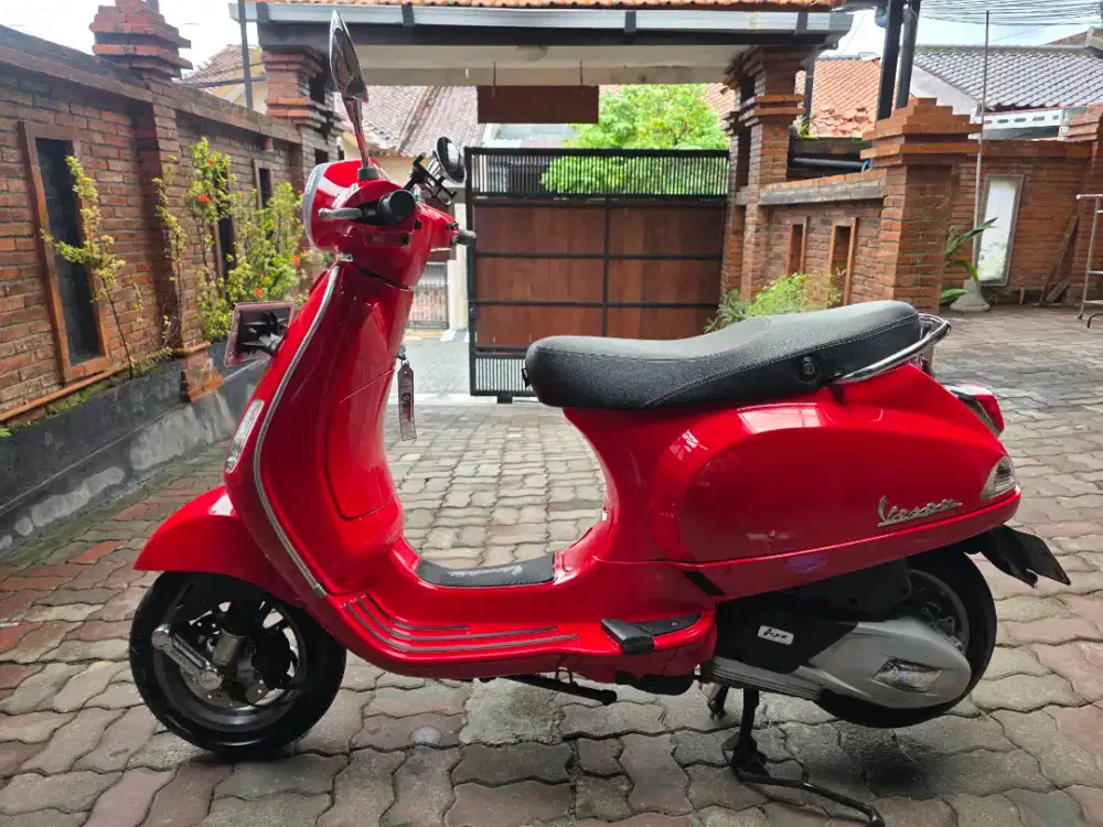 Dijual Cepat Milik Pribadi Piaggio Vespa LX 125 i GET